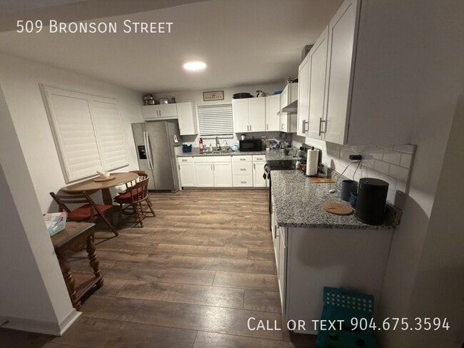 509 Bronson St