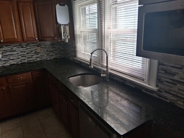 Kitchen - 624 Providence St Unit 2