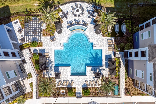Resort-Style Luxe Pool