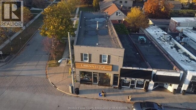Photo - 5858 Wyandotte St E
