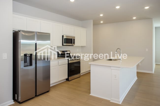 Photo - 113 Ashby Pond Dr