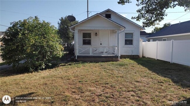 Photo - 2609 Lynhurst Ave