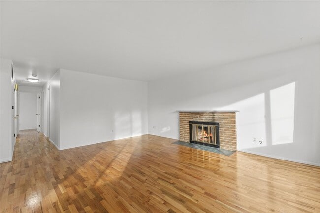 Photo - Bright and Updated Beacon Hill Rambler