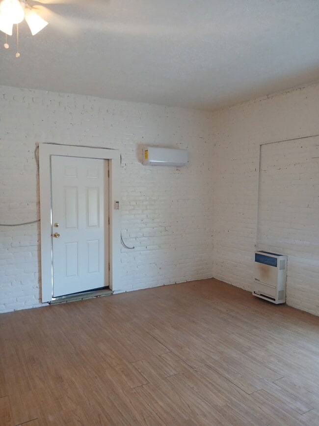 Private Entrance - 2210 Murray Hill Rd