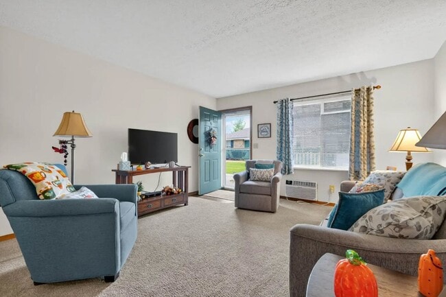 Living Room - Chartwell Apartments