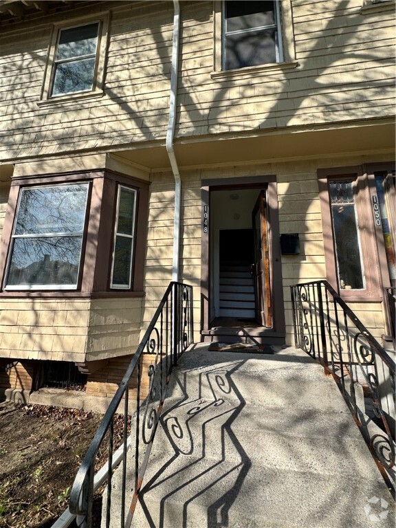 Building Photo - 1048 Monroe Ave Rental