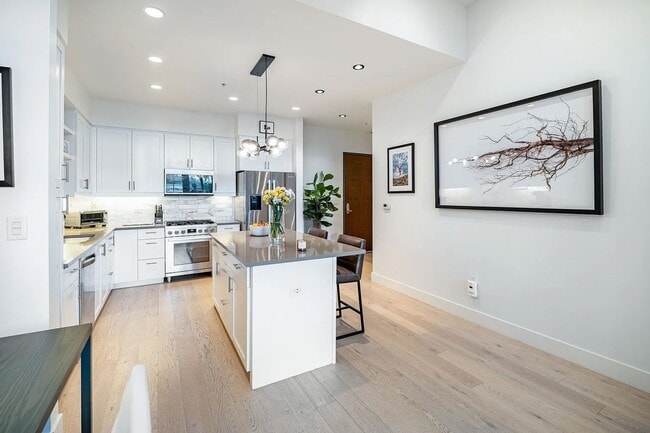 Photo - Luxury 1 Bed 1 Bath Condo at The Peloton W/Best Amenities in Boulder. Utilities Included. Unit 114