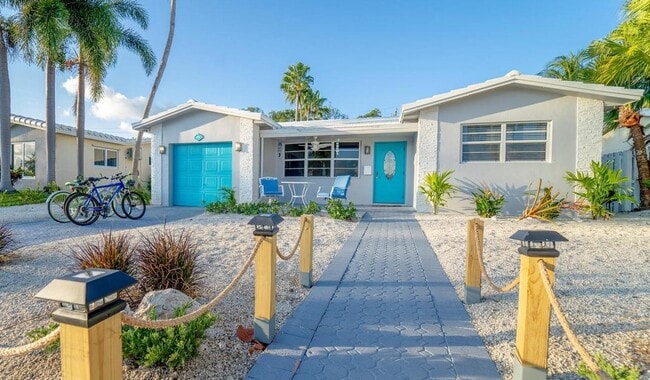Photo - 751 N Northlake Dr House
