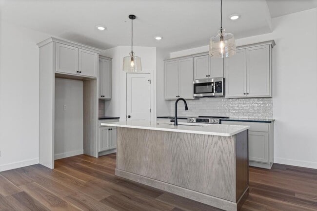 Photo - 2004 Stone Mountain Pkwy