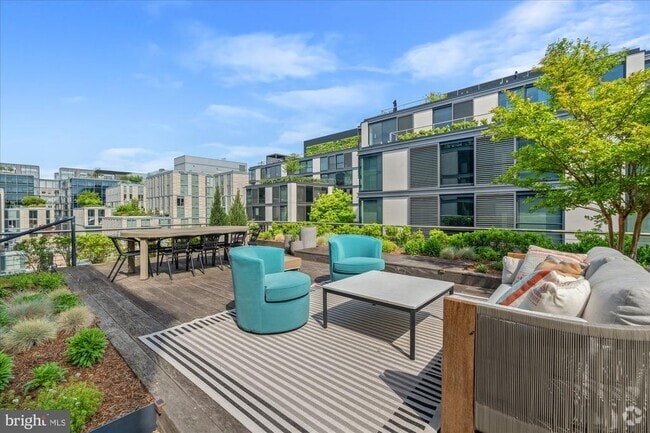 Building Photo - 925 H St NW Unit 810 Rental
