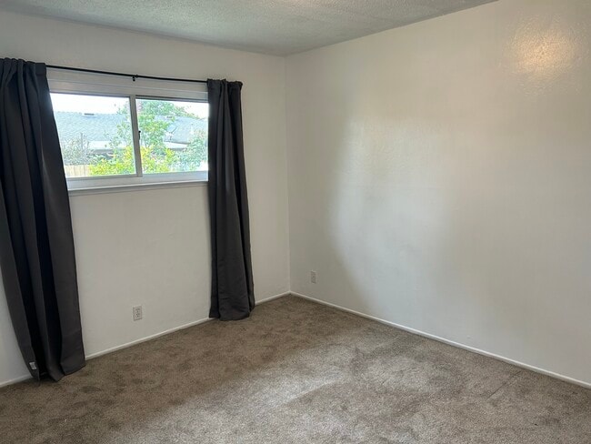 Photo - 313 Lakeview Rd