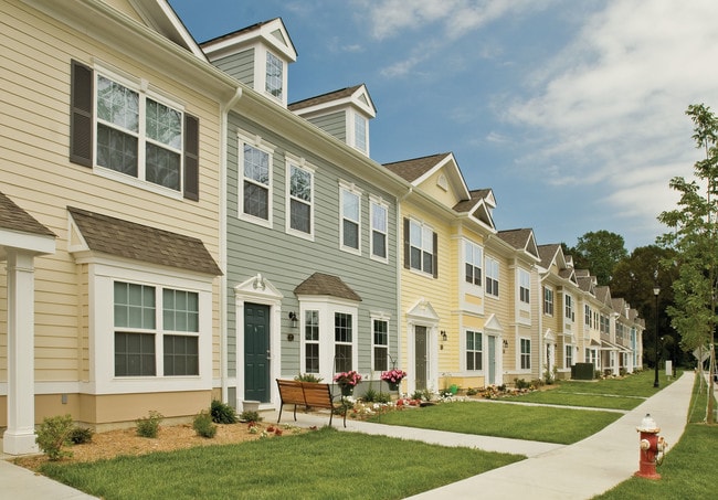 North Village (en servicio activo) - Fort Eustis Family Homes