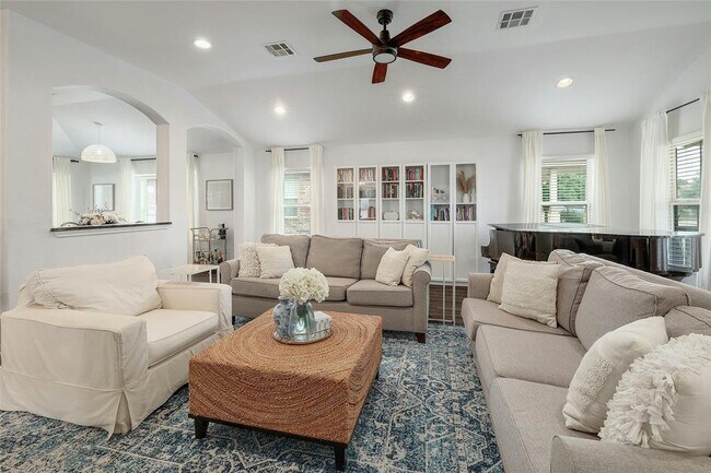 Photo - 1115 Petroglyph Trail