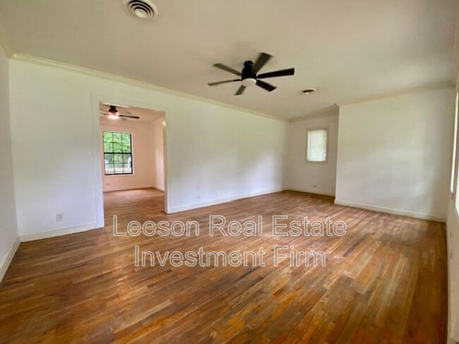 Photo - 132 Yjean St