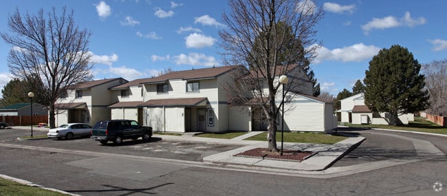 Windwood Apartments - Windwood Apartments
