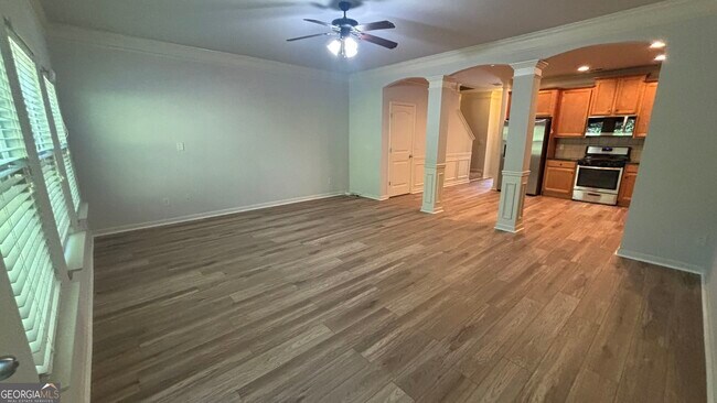 323 Knelston Oak Dr NE