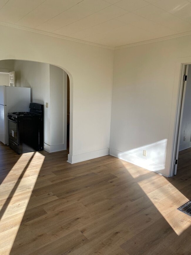 Photo - 588 Oak St Unit Rear