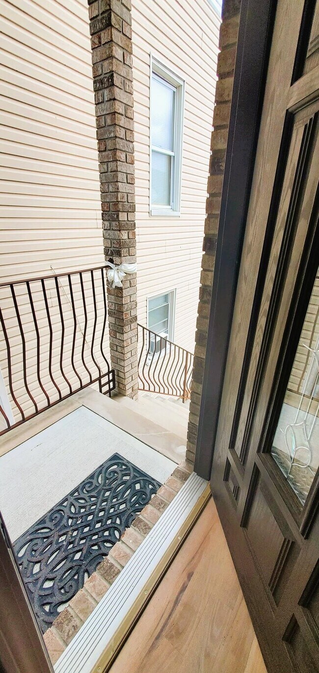 Photo - 220 WILLIAM St