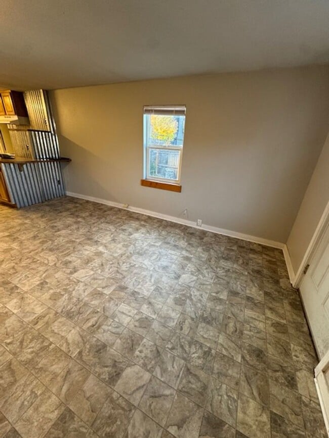 Photo - NW Bend Cottage! 1 pet considered!