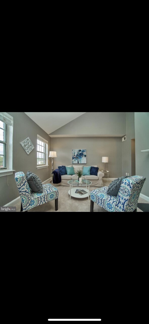 Photo - 2109 N Scott St Unidad 55