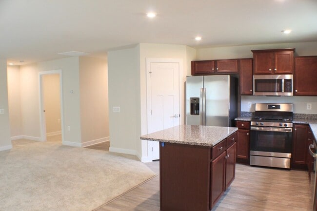 Photo - 105 S Peak Dr