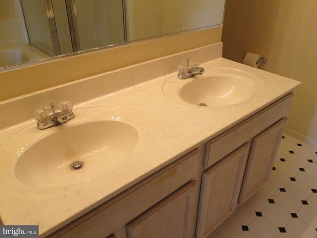 Photo - 2004 Travis Point Ct