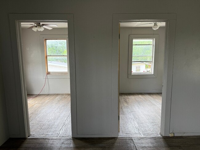 Photo - 613 N Eye St