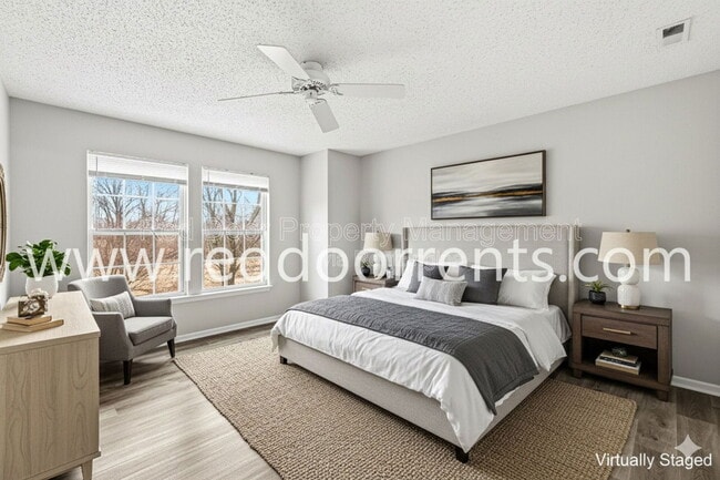 Photo - 2249 Collins Way