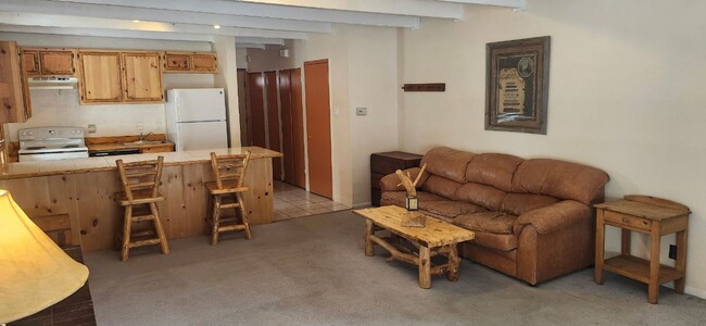 Photo - 465-464 4 O'Clock Rd Condo Unit Sundowner