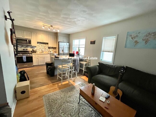 Photo - 50 Derby St Unit 2