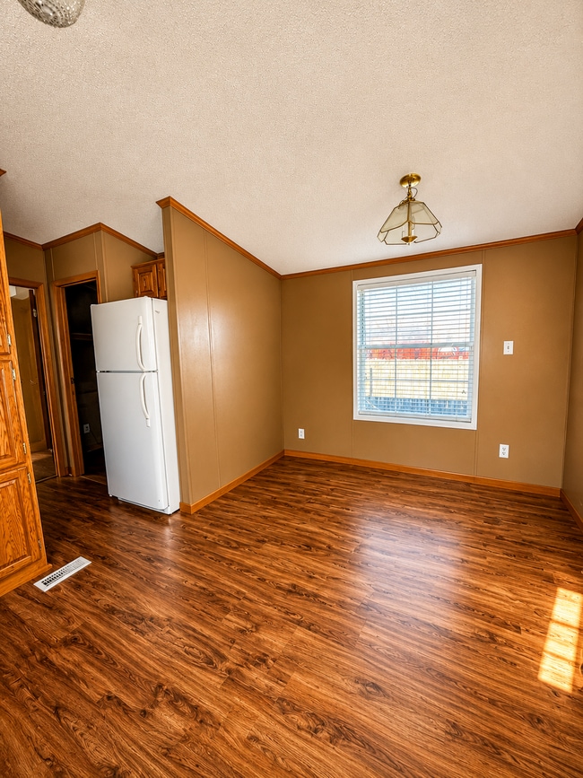 Photo - 925 N Wesley St