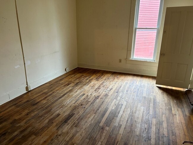 Building Photo - 741 S Noble St Rental