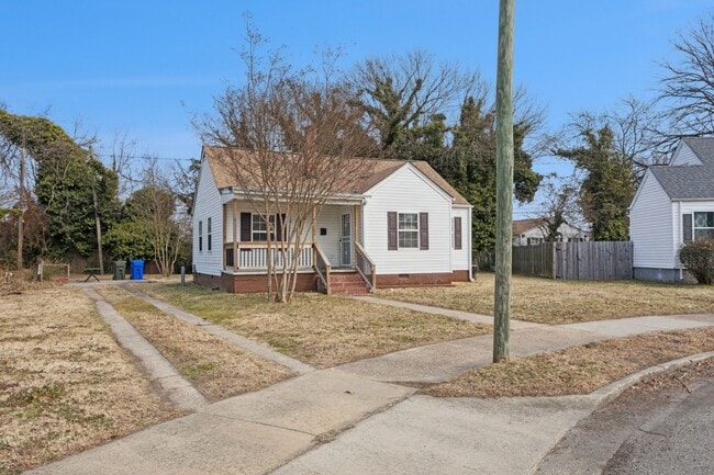 Photo - Christopher Shores