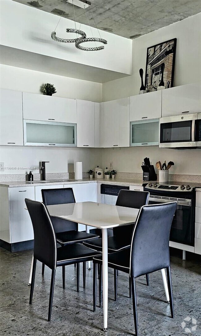 Building Photo - 133 NE 2nd Ave Unit 1004 Rental