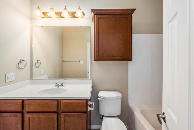 Photo - August Pre-lease Available!! Gorgeous 2 Be...