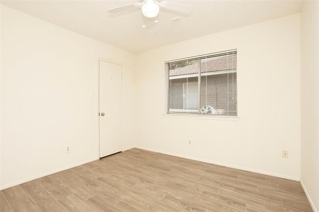 Building Photo - 1302 Silver Morning Dr