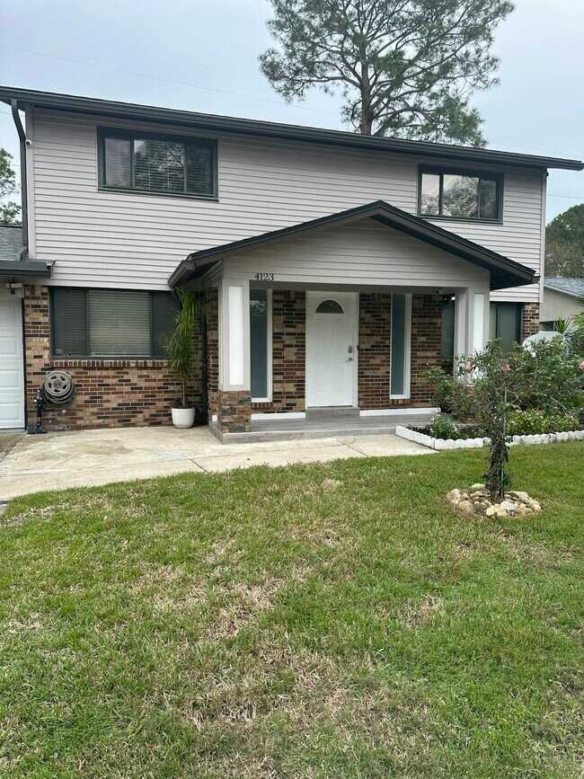 Photo - 4123 Lazy Hollow Ln N