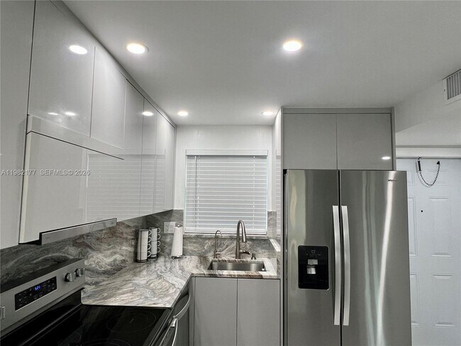 Photo - 8595 Sunrise Lakes Blvd Unit 207