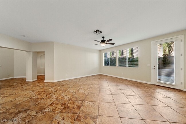 Photo - 425 Ralph Mosa St