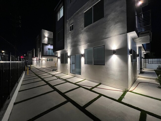 Photo - 1301 E 27th St