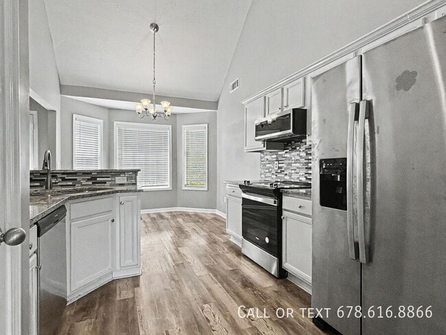 Photo - 80 Rivercrest Ln