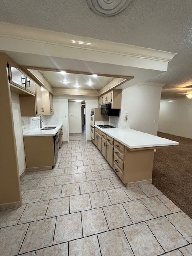 Photo - 3609 Planz Rd