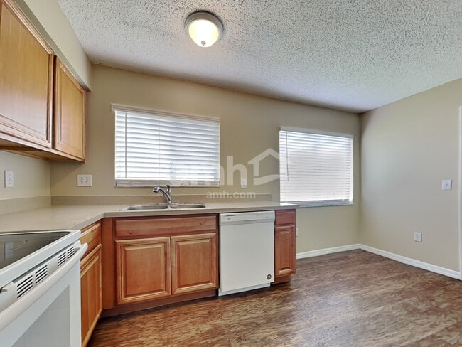 Photo - 4504 Reynolds Creek Ave