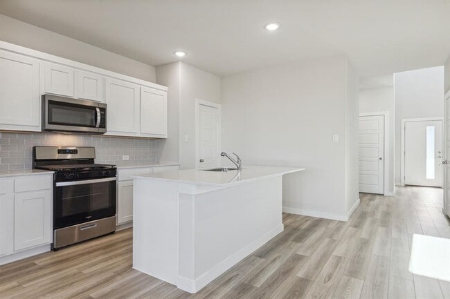 Photo - 907 Hazel Dr