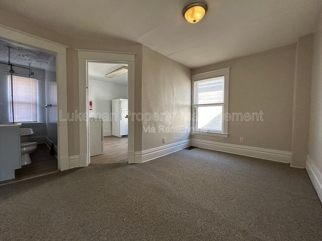 Building Photo - 1324 S Westnedge Ave Unit 4