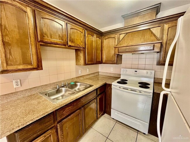 Photo - 6 Hackberry Ave Unit 2