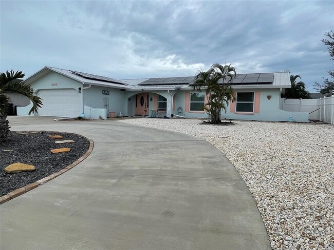 Photo - 6108 11th Ave W