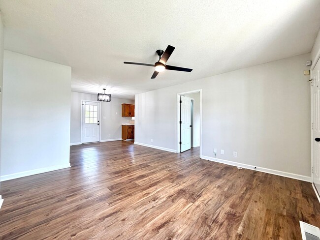 Photo - 740 Carmack Ct