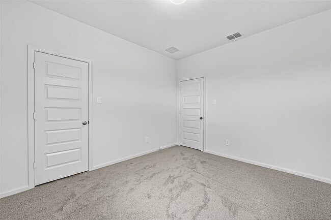 Building Photo - 5019 Bowen Pr Dr