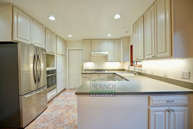 Photo - 75 Stasia Dr